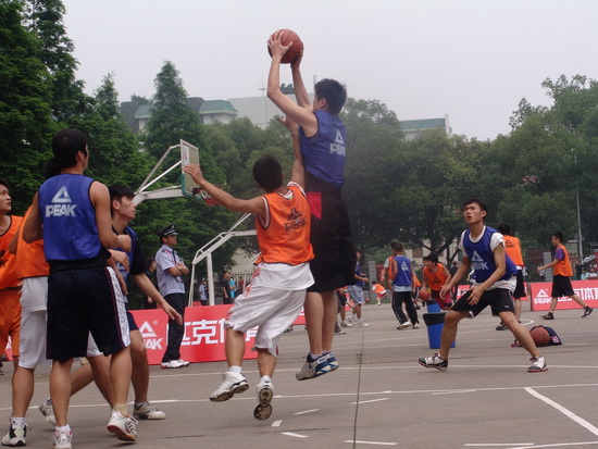 他是鲍尔
